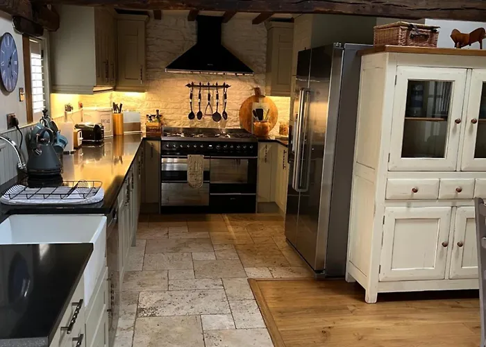 3 Bedroom 5* Barn Conversion Cotswolds