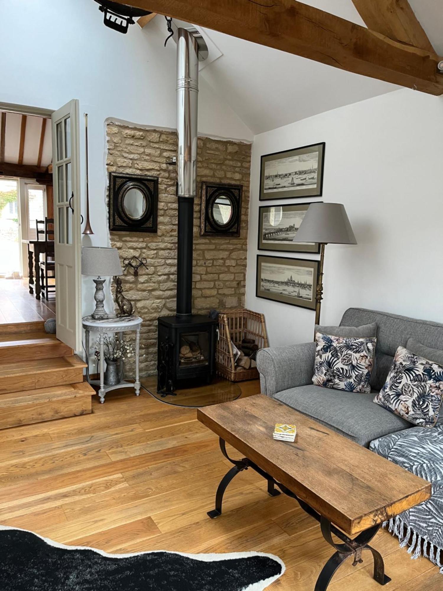 Holiday home 3 Bedroom 5* Barn Conversion Cotswolds