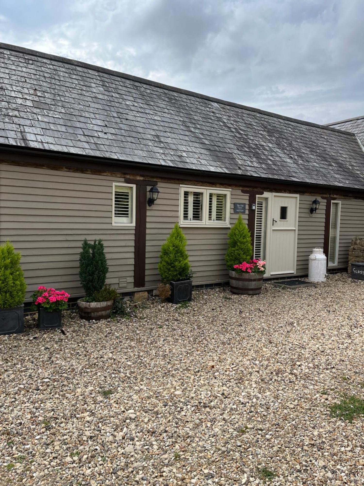 3 Bedroom 5* Barn Conversion Cotswolds Holiday home *